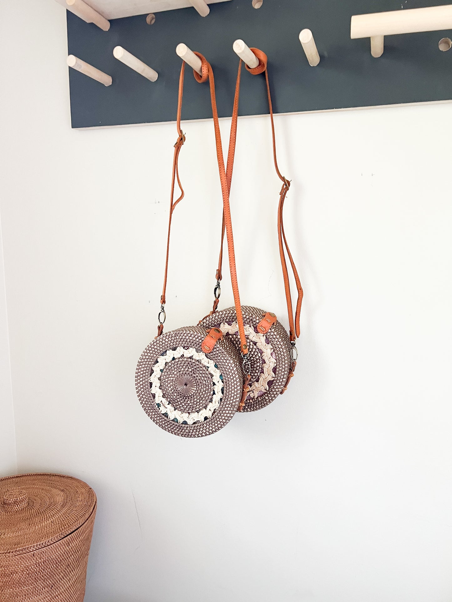 REILY Round Crossbody Rattan Bag