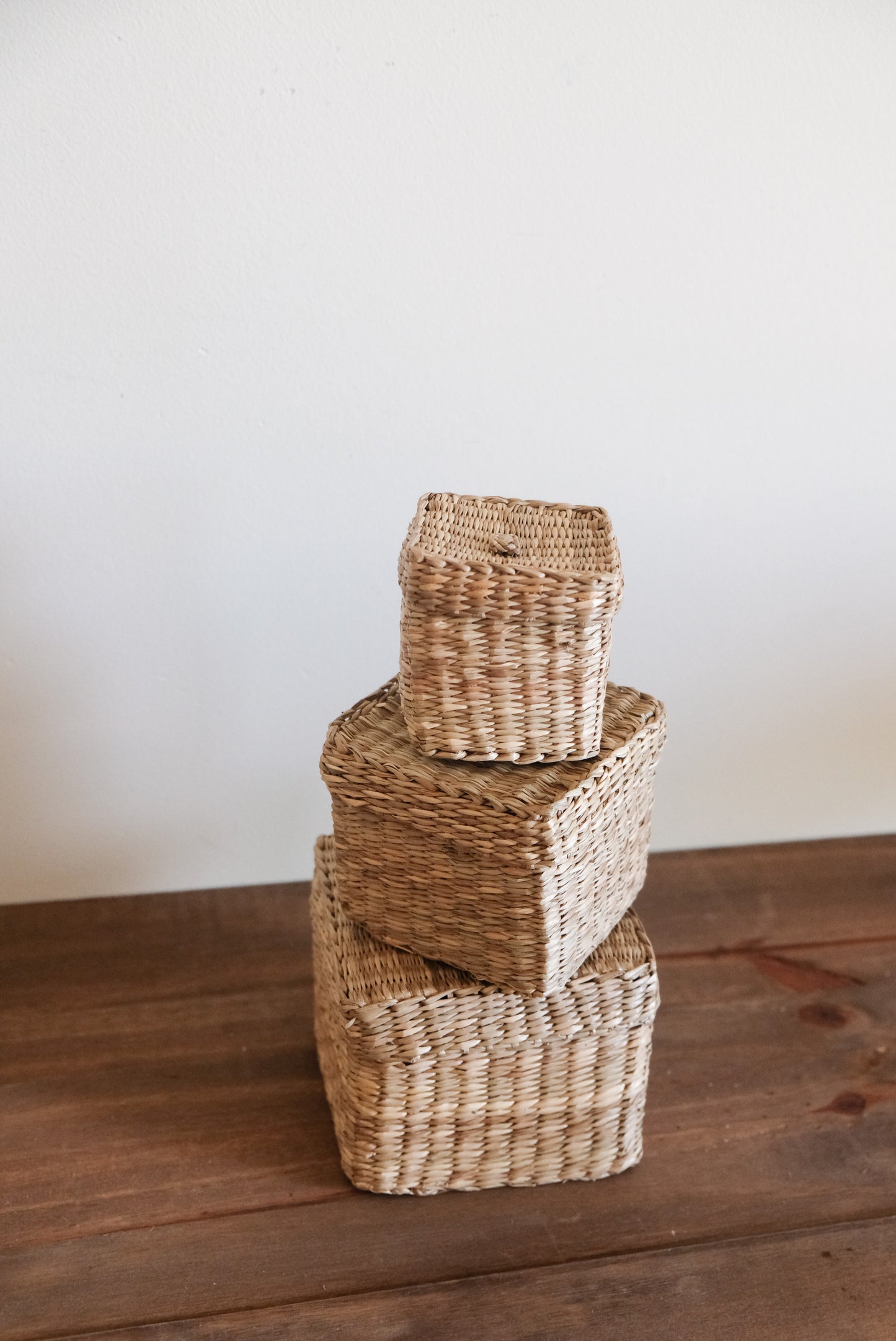 Nested Seagrass Baskets in Square and Oval
