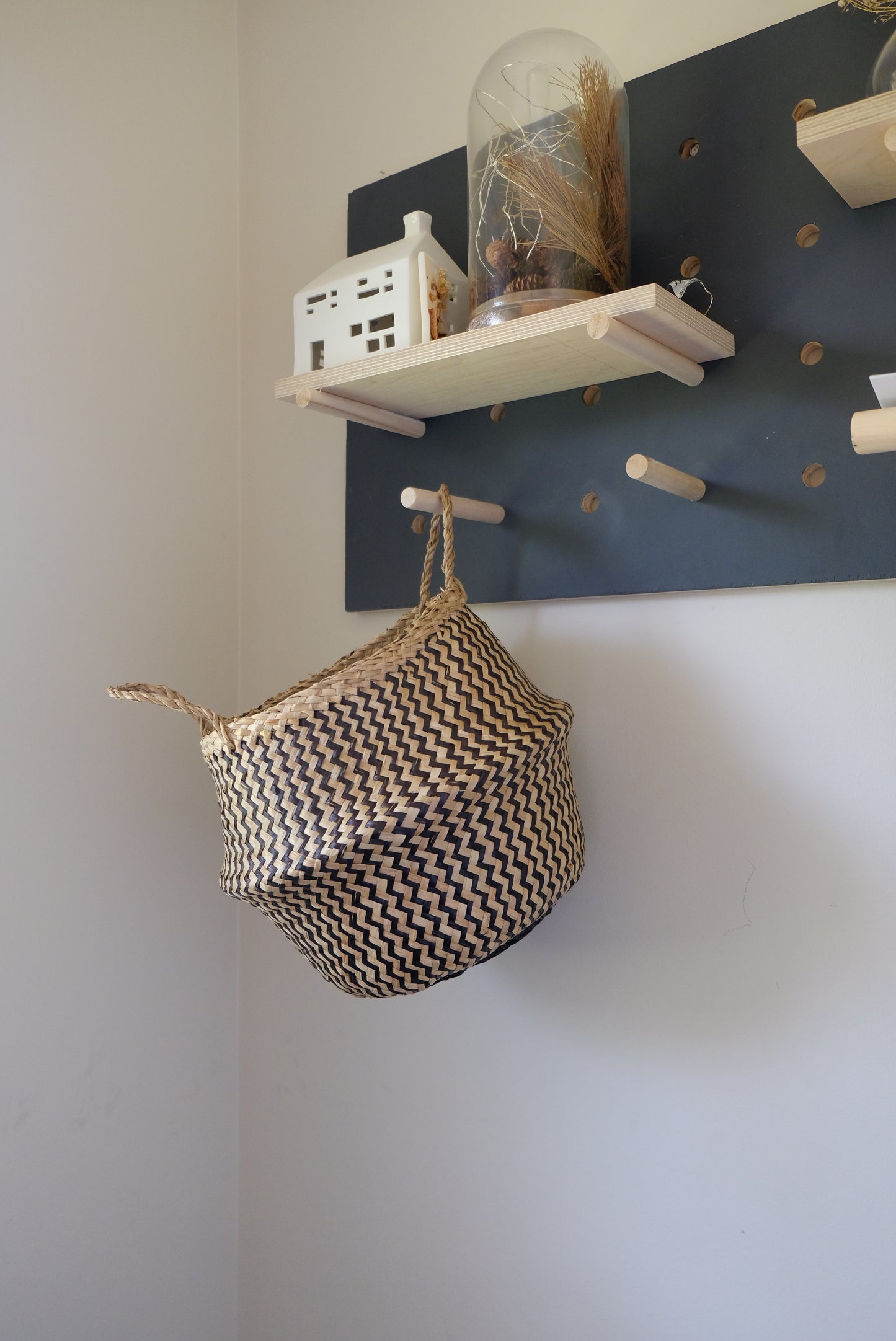 Black Zigzac Pattern Belly Basket