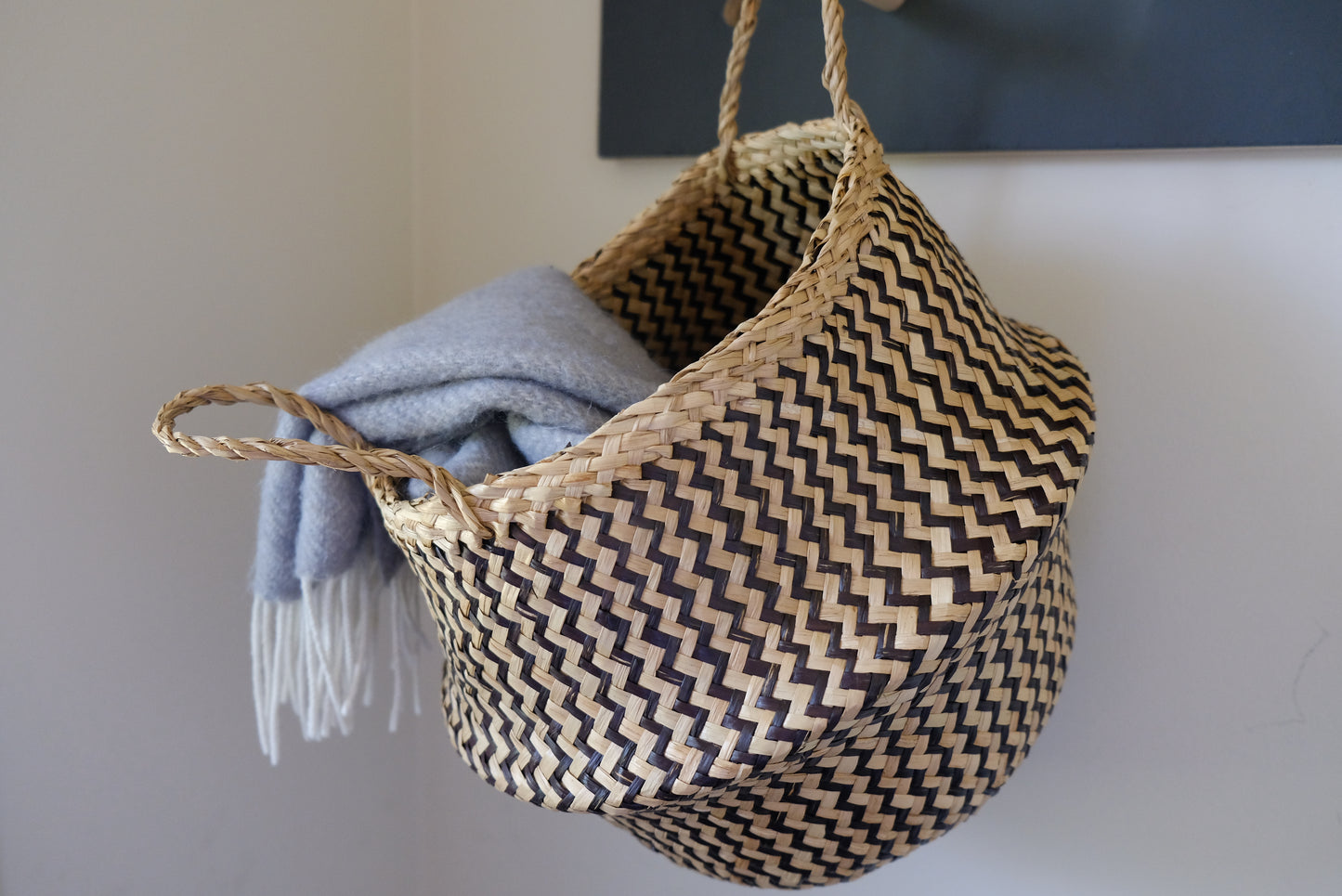 Black Zigzac Pattern Belly Basket