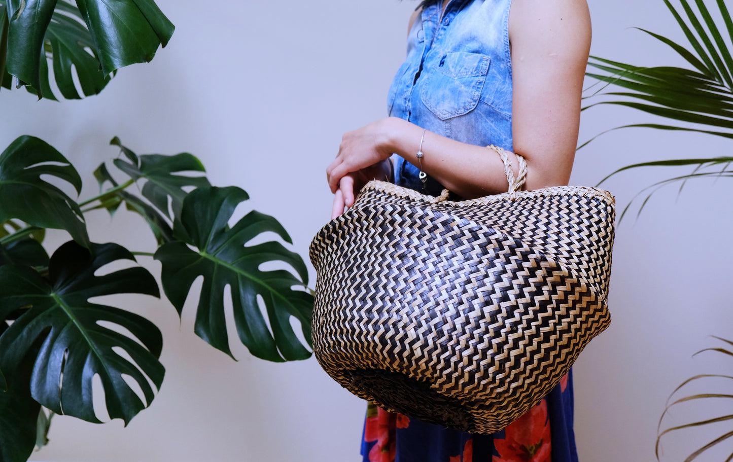 Black Zigzac Pattern Belly Basket
