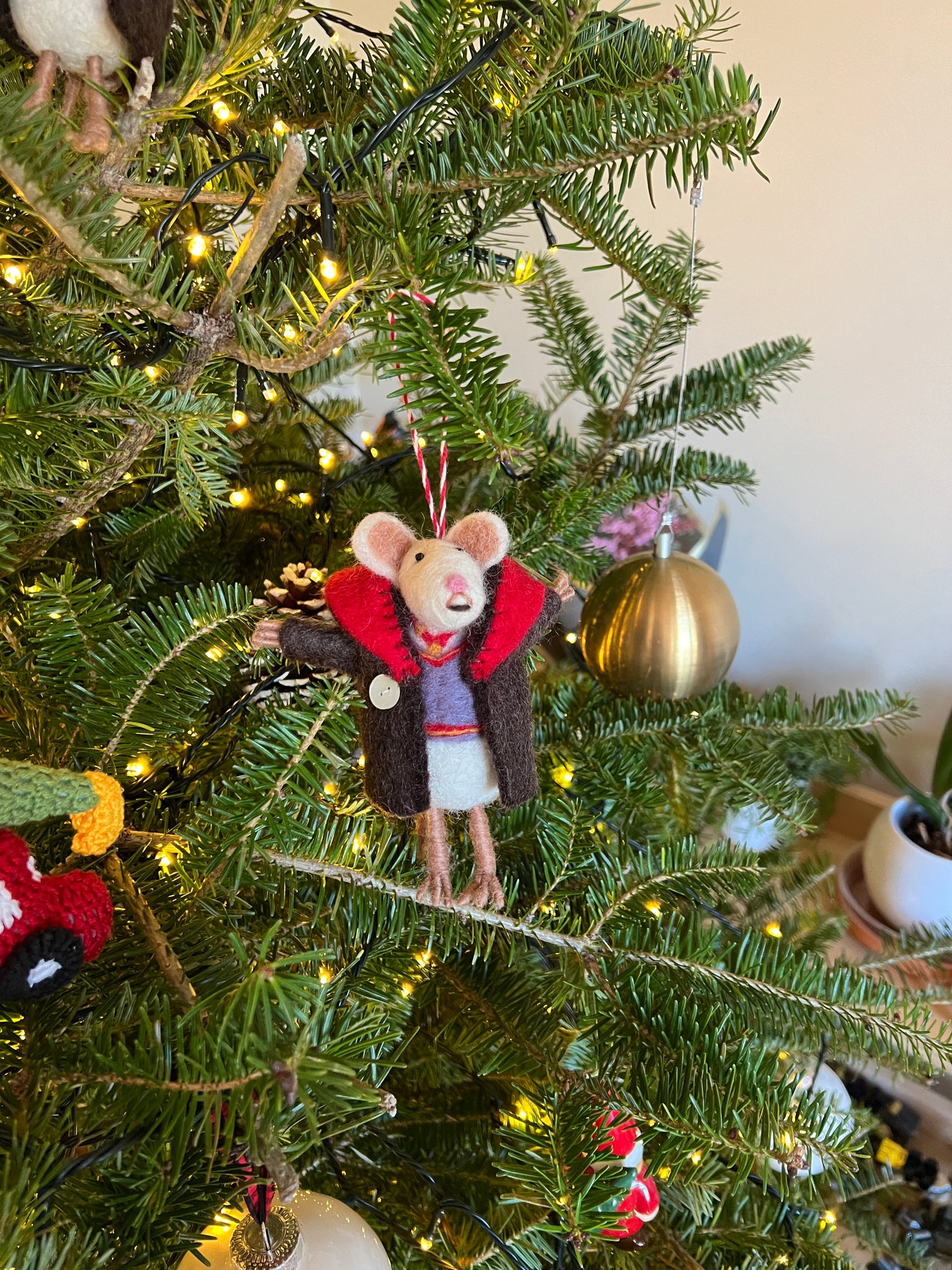 Master Mouse Christmas ornament