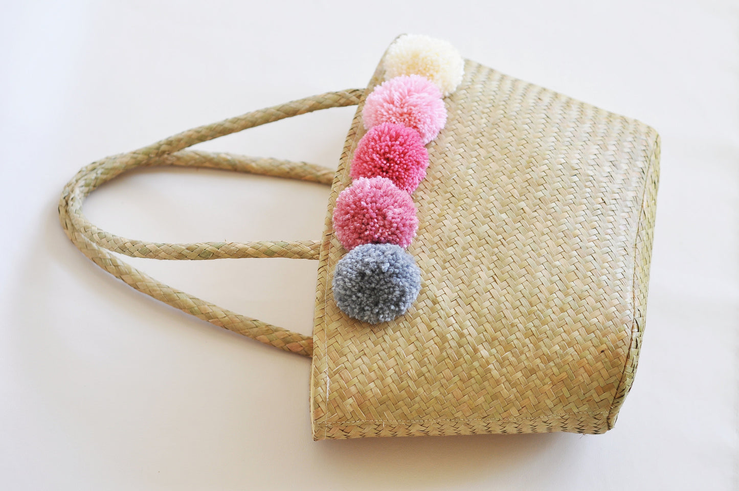 Large Seagrass Pompom Tote bag