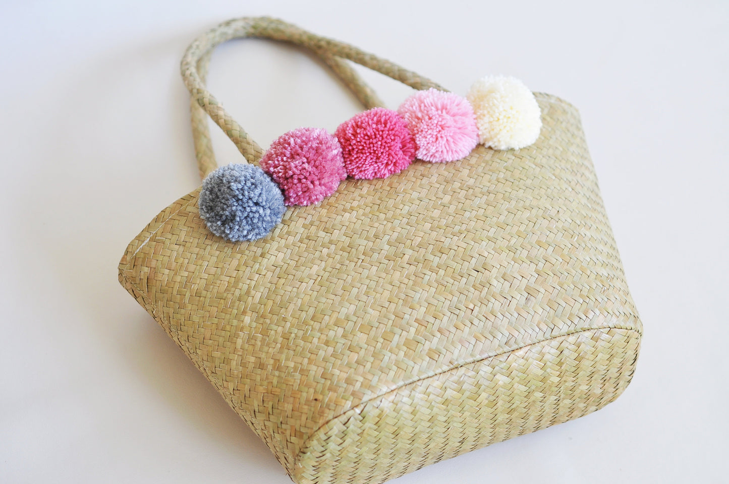 Large Seagrass Pompom Tote bag