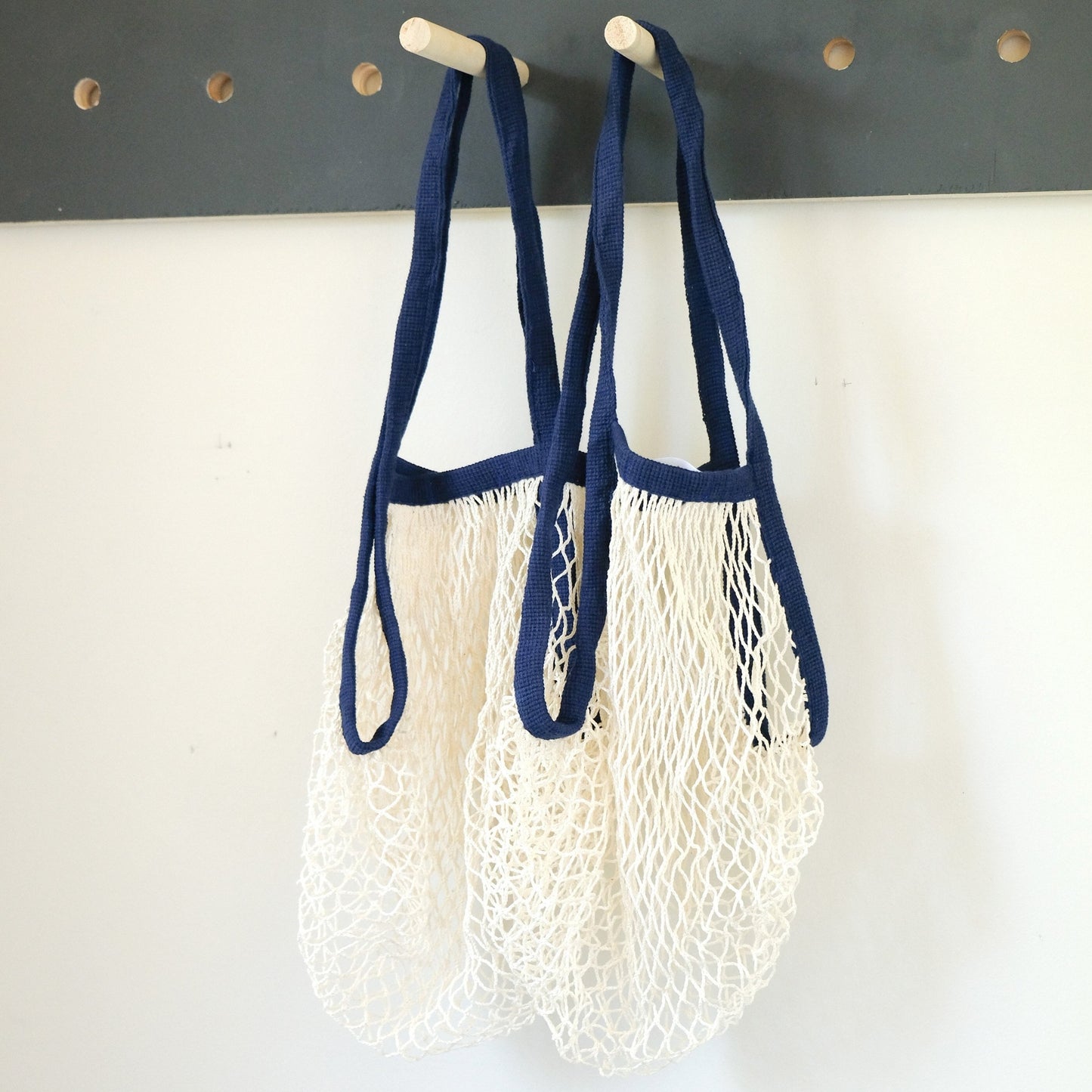 Two tone blue handle net market bag